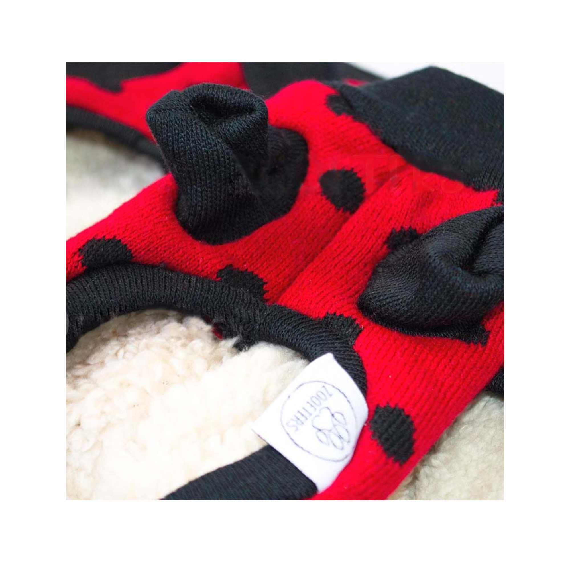 Zooeters Valentina Sueter Color Rojo Con Estampado De Circulos Negros Talla 4